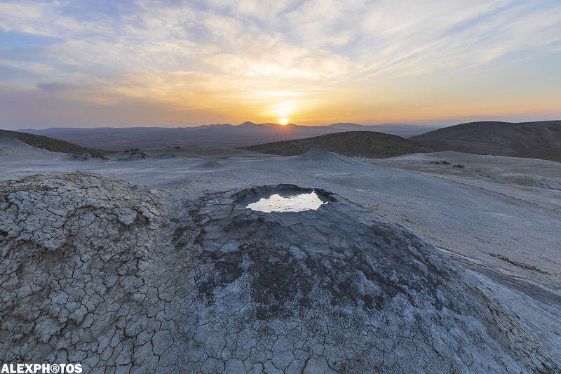 Грязевые вулканы в Азербайджанеphoto preview