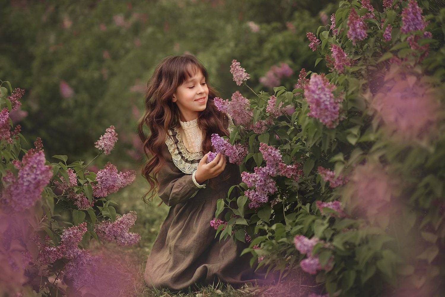 Девочка в сирени. Автор: Ольга Куницкая , Ольга Куницкая