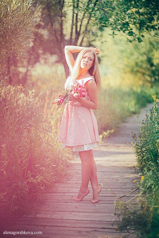 Городской пейзаж, Девушка, Камыш, Лето photo preview