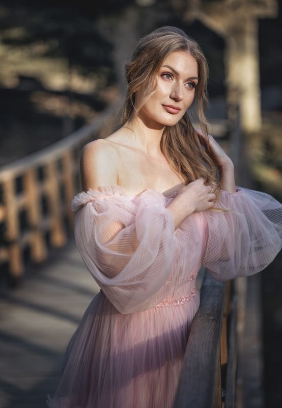 девушка закат парк пышное платье невеста классическая архитектура вечер Кристинаphoto preview