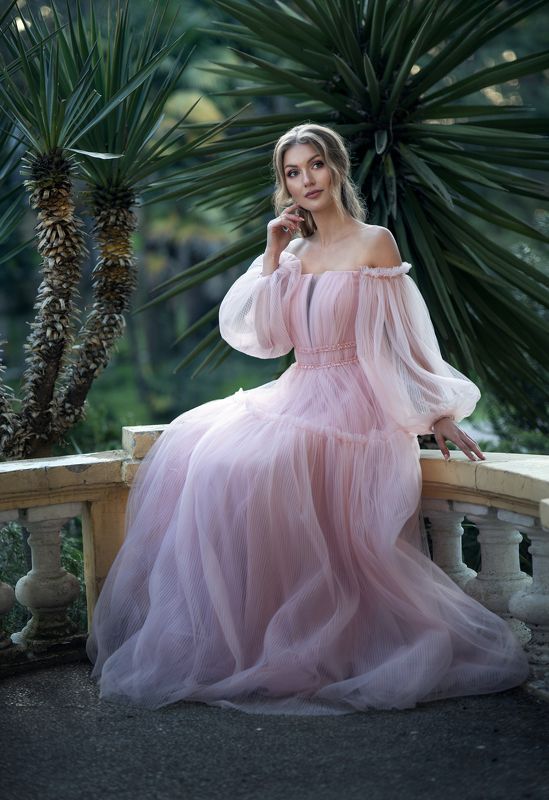 девушка закат парк пышное платье невеста классическая архитектура вечер Кристинаphoto preview