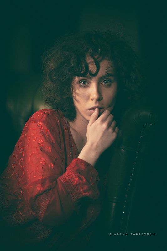 #portrait #artur #barczynski #red #green #mood Wikiphoto preview