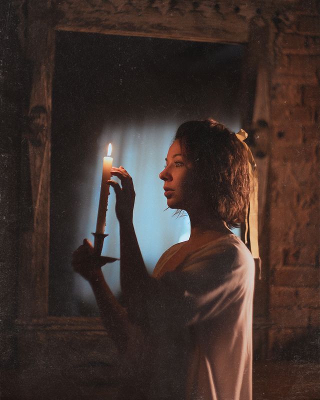 Портрет, девушка, русская, ночь, свеча, зеркало, гадание, святки Майя. Святочная ночь. Гаданиеphoto preview