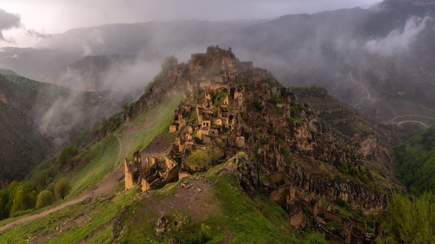 Аул-призрак Гамсутль. Автор: Алексей Королёв дагестан, кавказ, россия, гамсутль, природа, пейзаж, закат, туман, горы, dagestan, caucasus, russia, gamsutl, nature, landscape, sunset, fog, mountains, Алексей Королёв