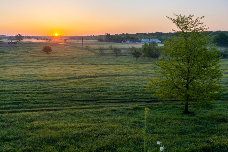 рассвет в деревнеphoto preview