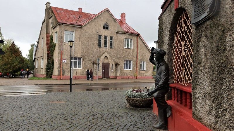 город,беларусь,бобруйск,скульптура,шурабалаганов,золотойтелёнок Шура Балаганов в Бобруйскеphoto preview