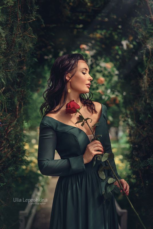 женская сказочная фотосессия арт  В садуphoto preview