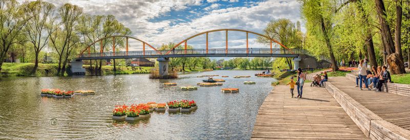 цветение, фестиваль, река в цвету, река, пешеходный мост, панорама, клумба, городской парк, город, весна, везёлка, белгород,  апрель, Река в цветуphoto preview
