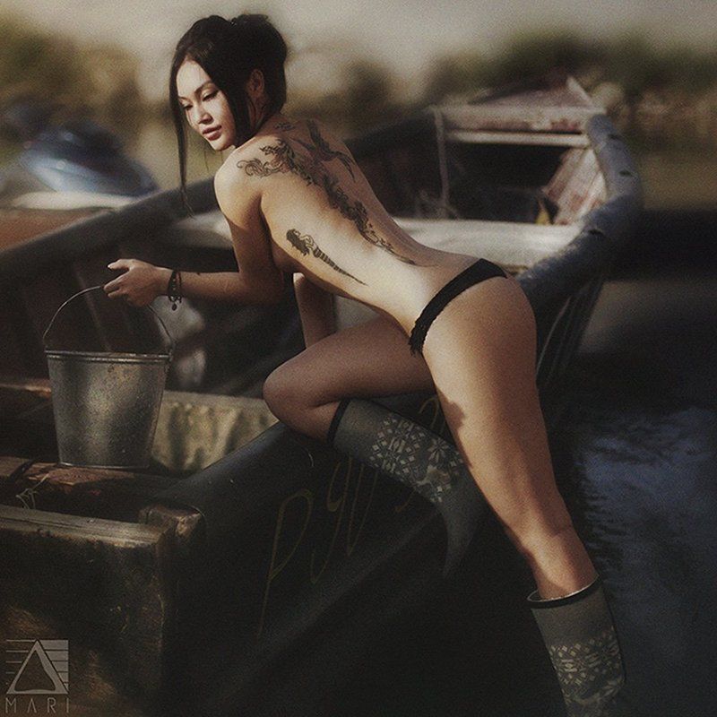 девушка с татуировкой..photo preview