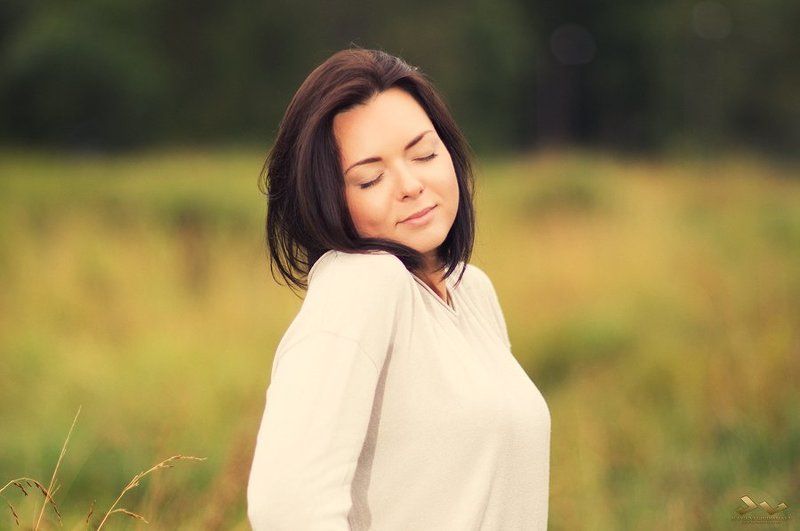 Color, Emotion, Model, Outdoor, Smile ***photo preview