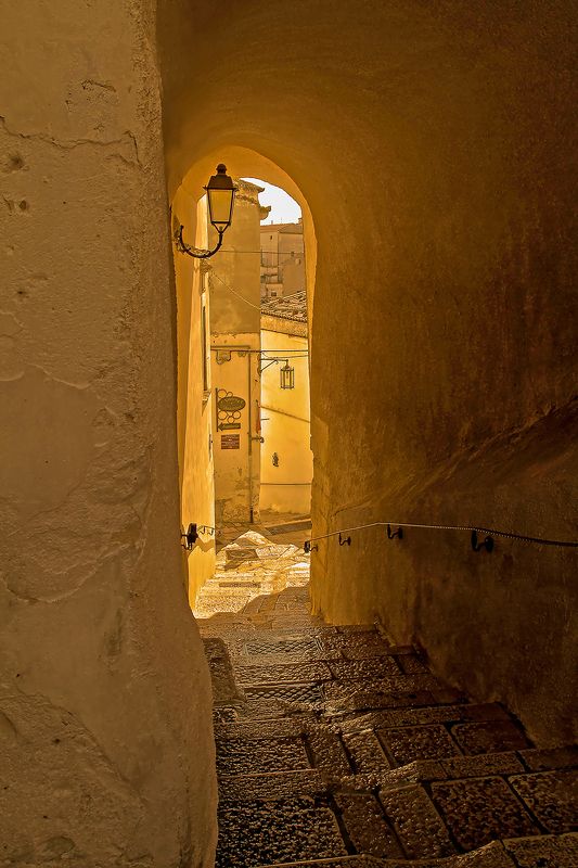 город,италия,гаргано Сомнений нет.В конце тоннеля-будет свет.В конце кошмара-пробужденье.photo preview