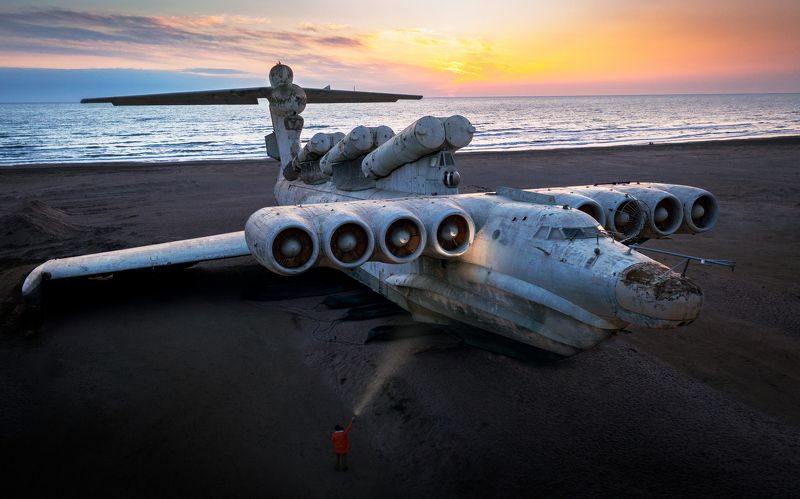 дагестан, кавказ, экраноплан лунь, пляж Инопланетное судно фото превью