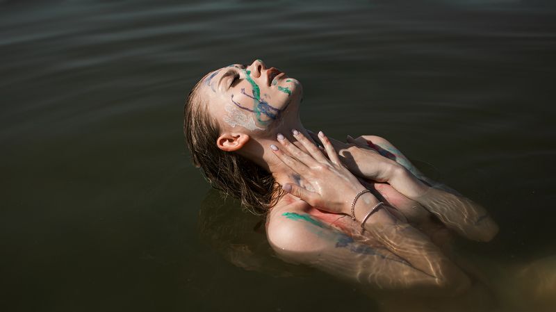 Женский портрет, ню,  Морская художница photo preview