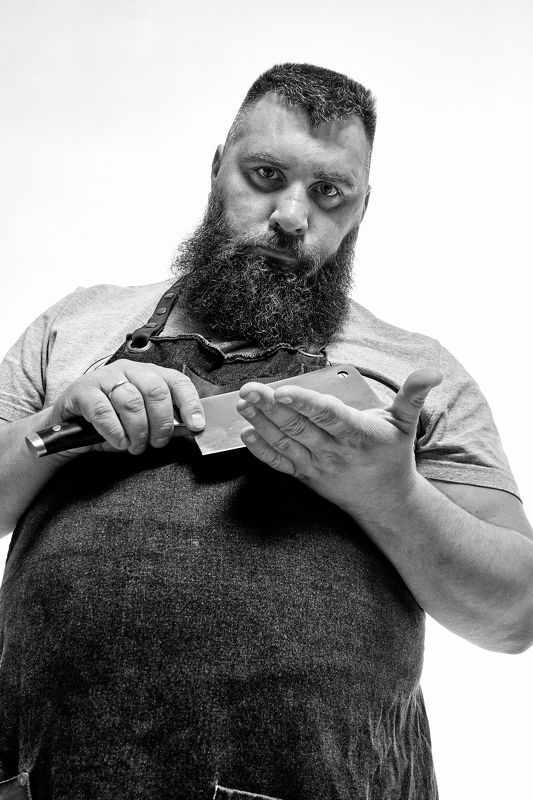 Может хватит смотреть на голые жопы и стоит оценить нормальный портрет?photo preview