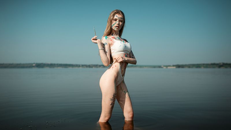 Женский портрет, постановочная фотография, ню В ожидании красок photo preview