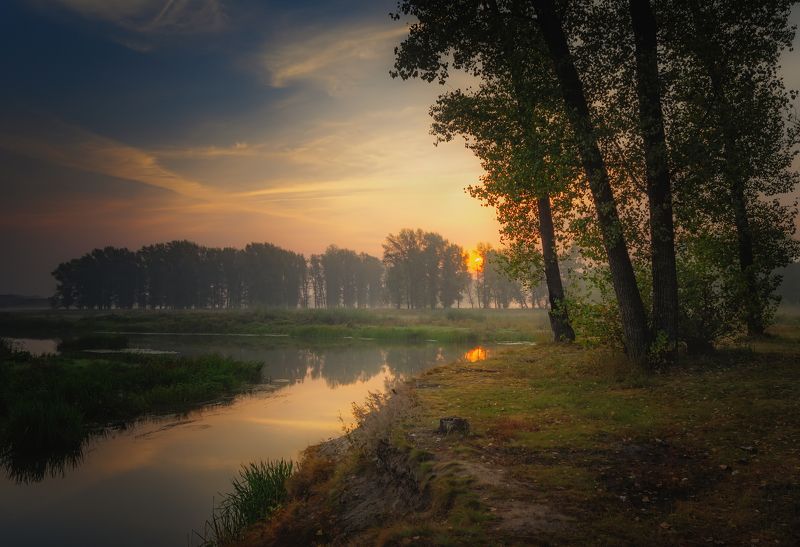 горизонтальный,  нет людей,  фотография,  на улице,  природа,  дерево,  живопись - природа,  вода,  отражение,  спокойная сцена,  спокойствие,  небо,  облако - небо,  озеро,  пейзаж, пейзажи,  красота в природе,  заход солнца,  не городская сцена,  солнце Утро на Хопре.photo preview