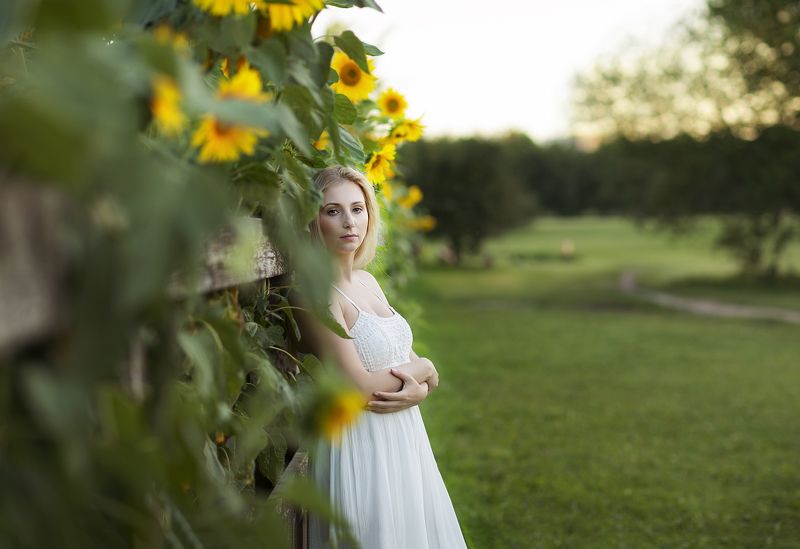 Портрет в подсолнухахphoto preview