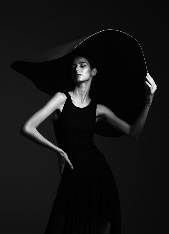 Femme au chapeauphoto preview