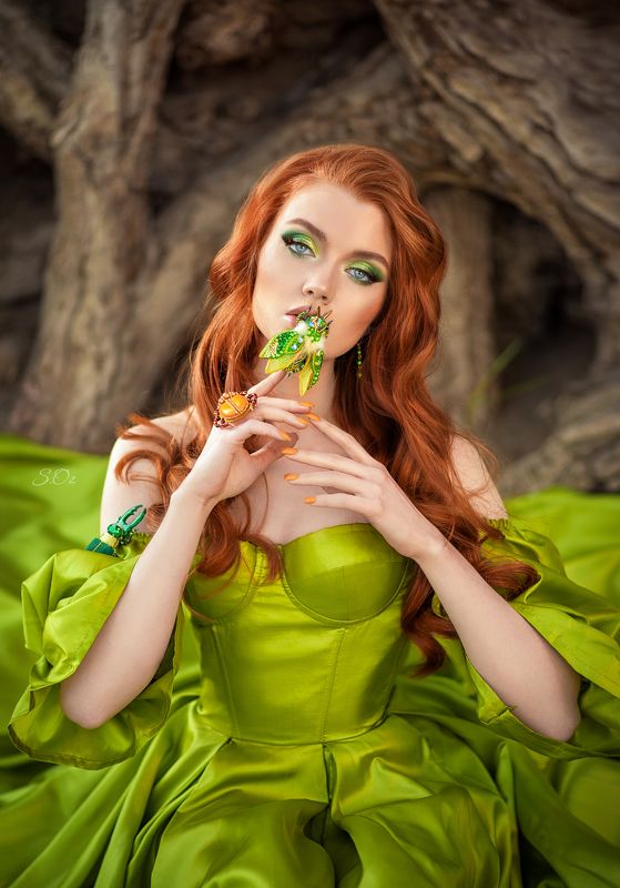 зелёный, жук, рыжая, рыжеволосая, девушка, модель, портрет, fashion, fashion model, portrait, beetles, green, dress photo preview