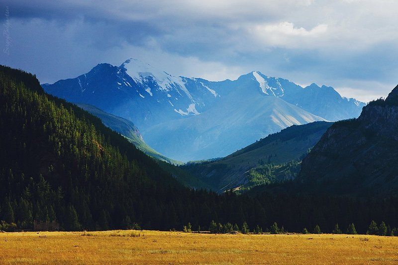 Вид на Северо-Чуйский хребетphoto preview