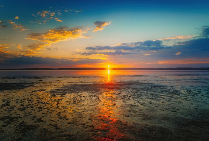 горизонтальный, нет людей, фотография, на улице, заход солнца,  природа,  море,  живопись - природа,  небо,  облако - небо,  горизонт, над водой,  красота в природе,  драматическое небо,  отражение,  спокойствие, вода,  пляж, спокойная сцена,  оранжевый ц Закаты октября.photo preview