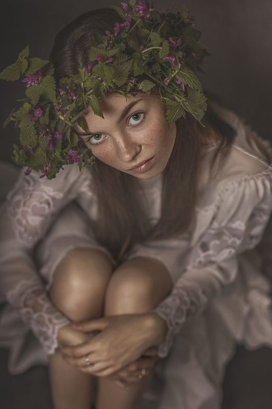портрет, девушка, веснушки, венок, взгляд, portrait, sight, freckles, girl portrait  фото превью