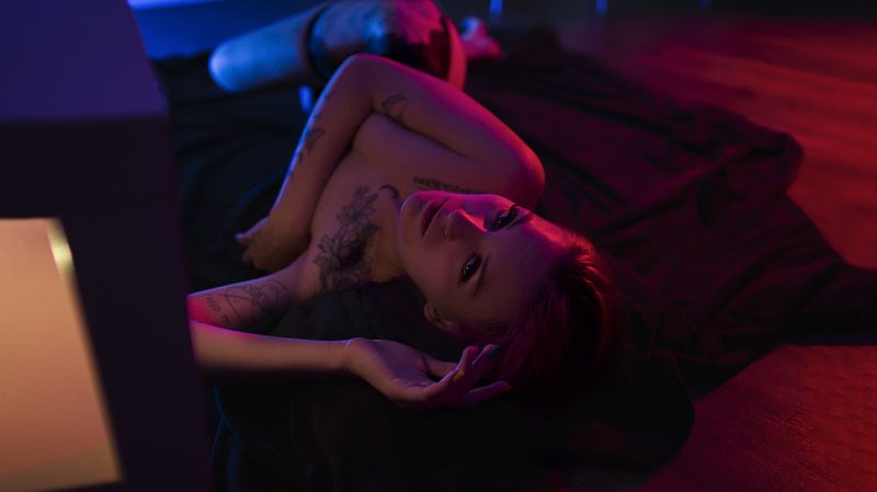 Ню, женский портрет Red/Bluephoto preview