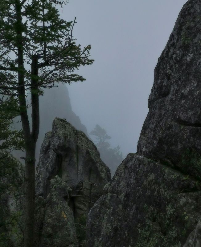 Вершина в облакеphoto preview