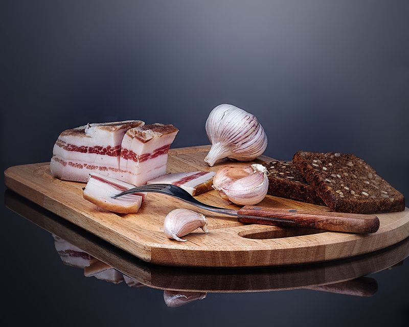 Сало, чеснок, хлеб, запах Запах сала с чеснокомphoto preview