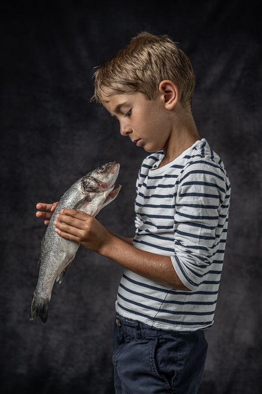 Рыбак, рыба, тельняшка, мальчик, взгляд, Сказка о рыбаке и рыбкеphoto preview