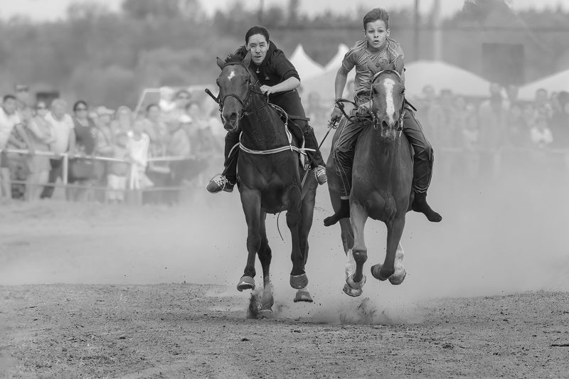 сабантуй Вьётся пыль из-под копыт...photo preview