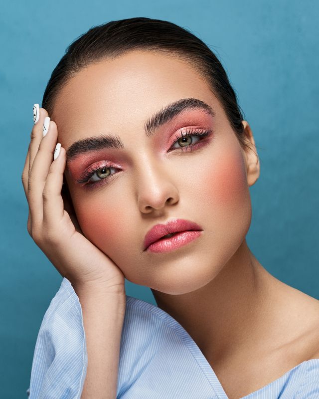 portrait dramatic light model girl photographer beauty art  ...photo preview