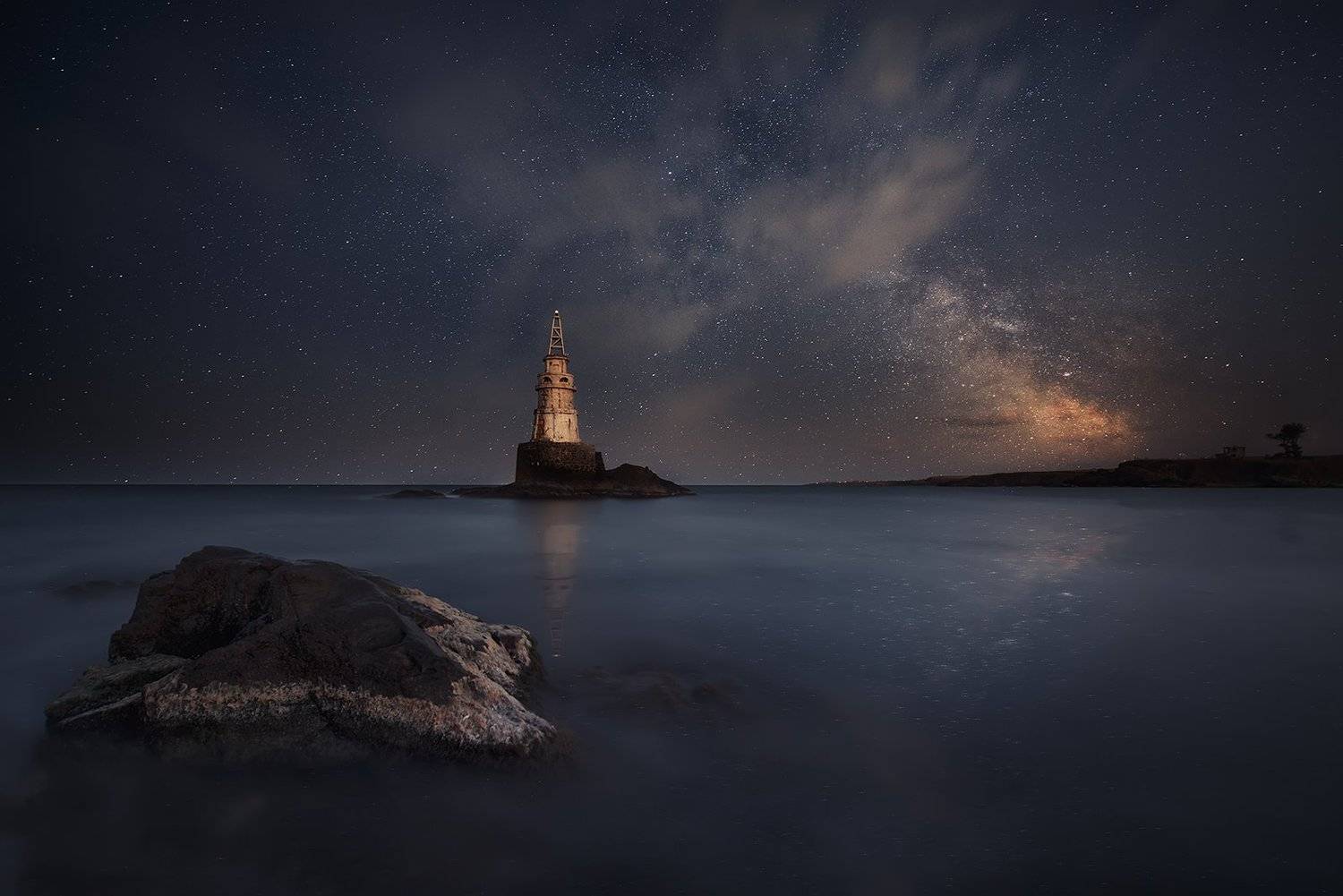 ***. Автор: Красимир Матаров Болгария, Звезды, Маяк, Млечный путь, Ночь, Черное море, Красимир Матаров
