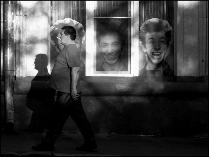 иду. курю...photo preview