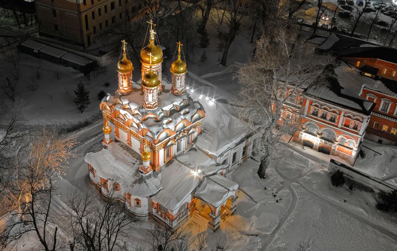 церковь, Москва Церковь Николая Чудотворца (Троицы Живоначальной) на Берсеневкеphoto preview