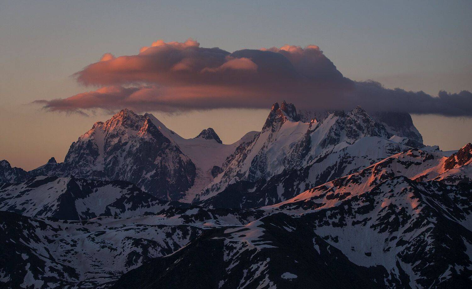 Утро в горах. Автор: Хасан Журтов , Хасан Журтов