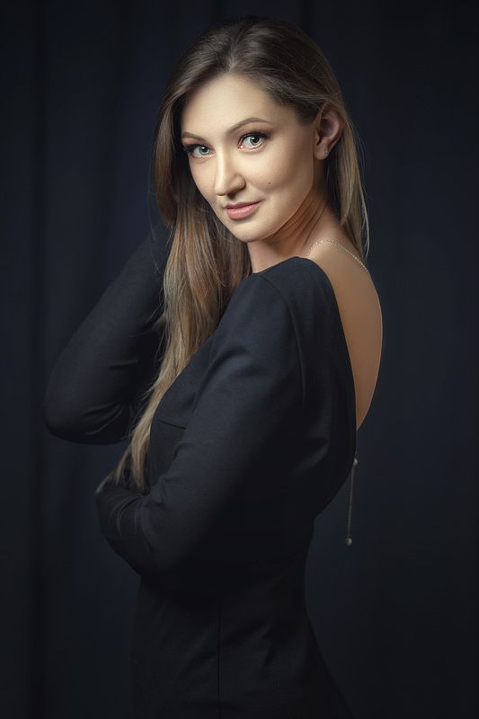 портрет, девушка, плечо, глаза Янаphoto preview