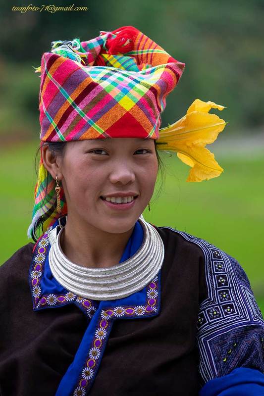 H\'Mong Girlphoto preview