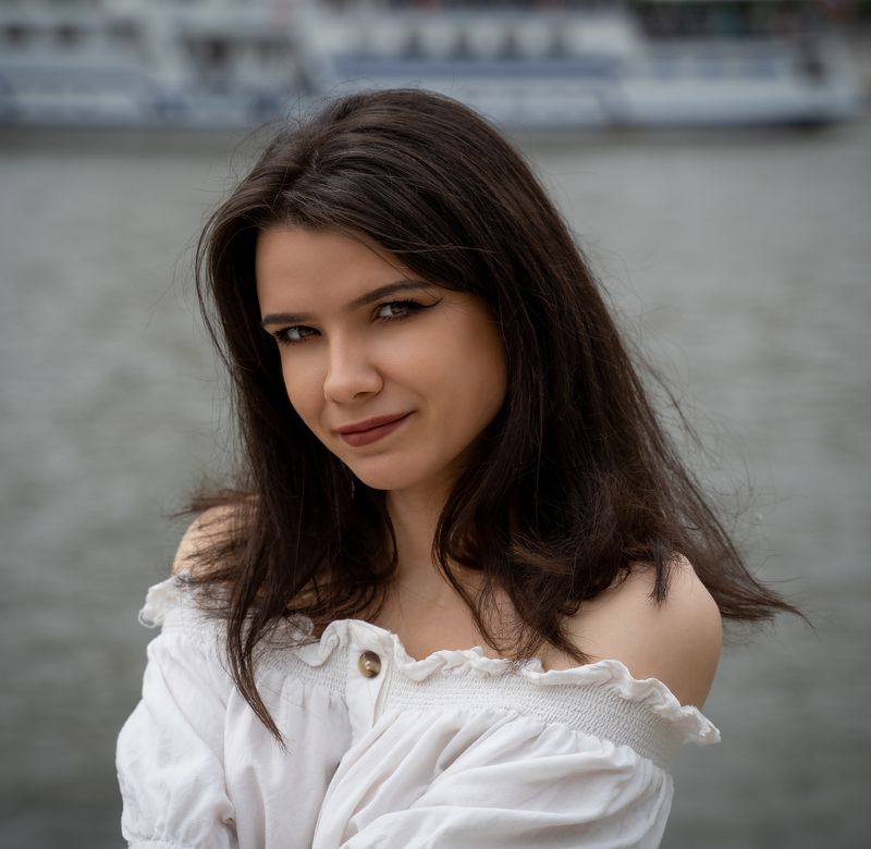 стрит, красивая девушка, женский портрет, концептуальное Настяphoto preview