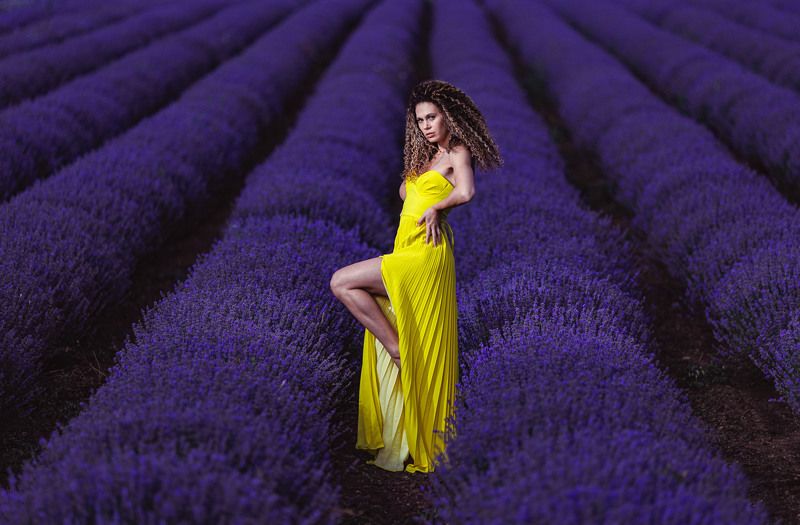 Female portraitphoto preview