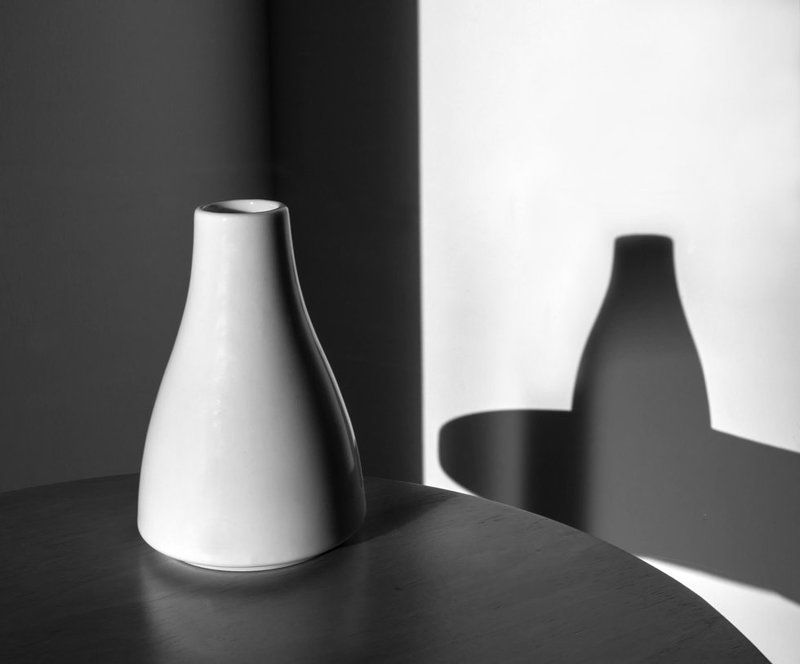 Белое на черном, черное на беломphoto preview