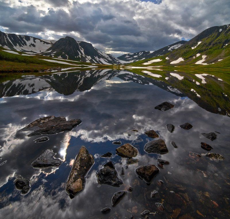 Горное озеро в Долине вулканов.photo preview