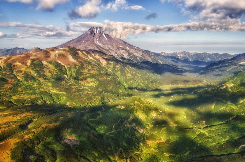 Камчатский рельеф (пролетая над склонами вулканов Вилючинский и Мутновский).photo preview