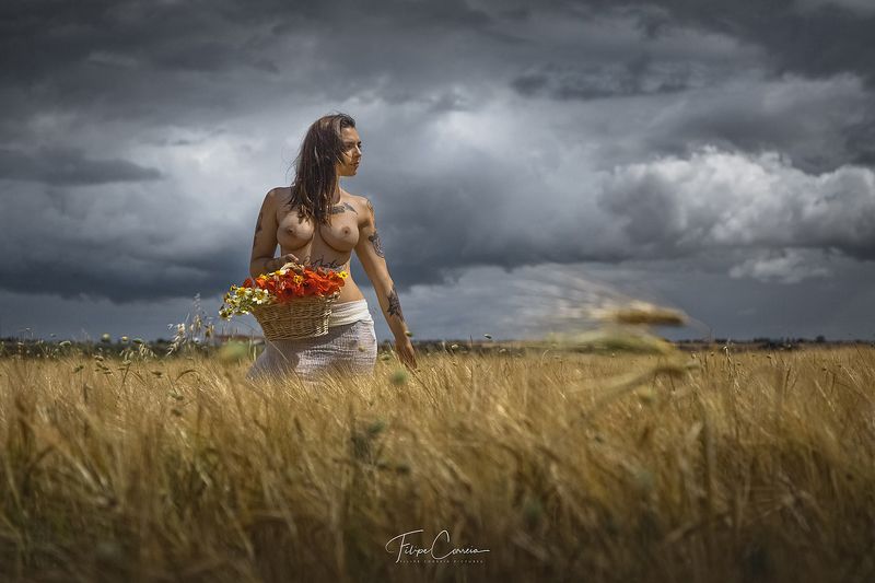 nude,model,mood,countryside, A day at countrysidephoto preview