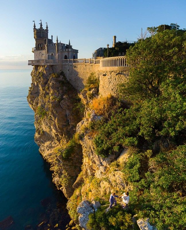 замок ласточкино гнездо, скала парус крым, скала парус, ялта, крым, ласточкино гнездо, мисхор, ай-тодор, ялтинский залив, черное море, пляж, волна, море, лагуна, залив, пейзажи крыма Ласточкино гнездоphoto preview