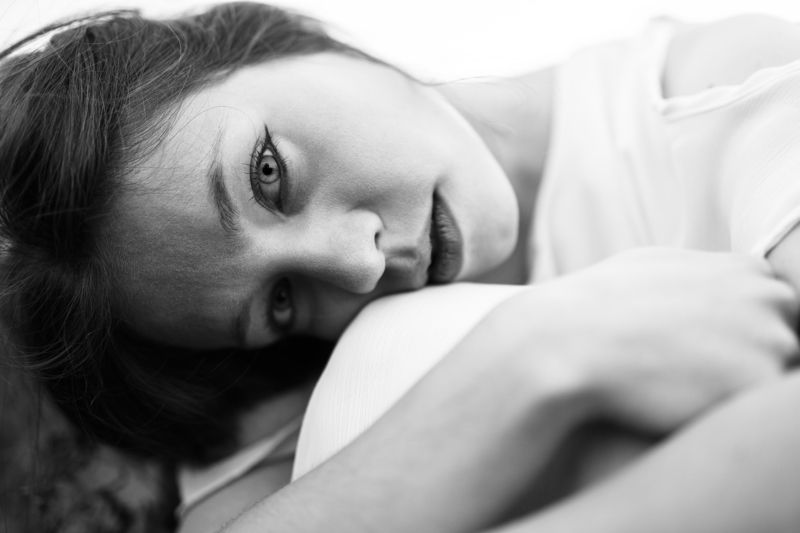 девушка, портрет, закат, чб, черно-белое, взгляд Дашаphoto preview