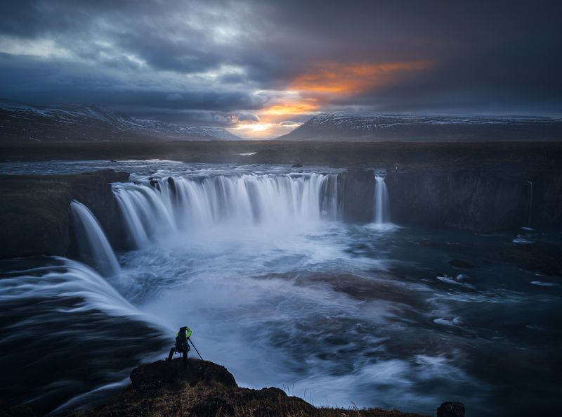Landscape waterfall mood iceland Godàfoss sunrise sunset blue tones blue hour epic human scale Tales of Creation photo preview