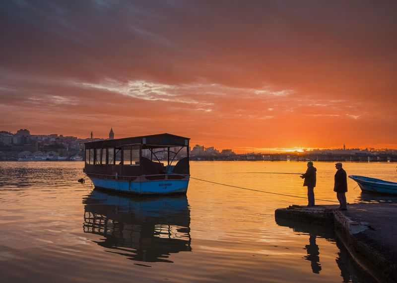 street, photography,istanbul,fog,morning,mood,golden horn morning at Haliçphoto preview