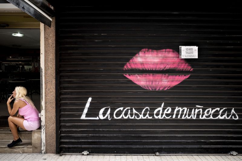 streetphotography, streetphoto, street photo, street photography, urban, people La casa de muñecasphoto preview