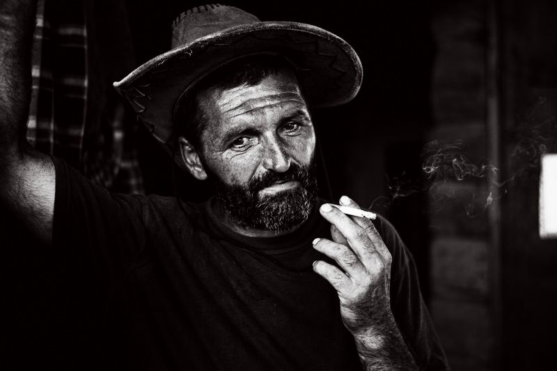 портрет, жанр, монохром, сигарета, шляпа Владимирphoto preview